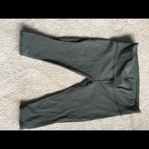 Lululemon Capri yoga pants